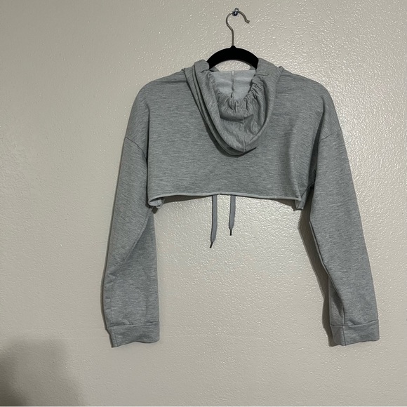 Romwe Light Gray Super Cropped Hoodie Size 6 - Picture 5 of 7